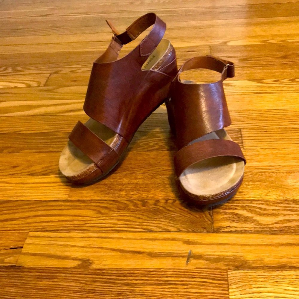 Pierre Dumas Sandals, Size 9
